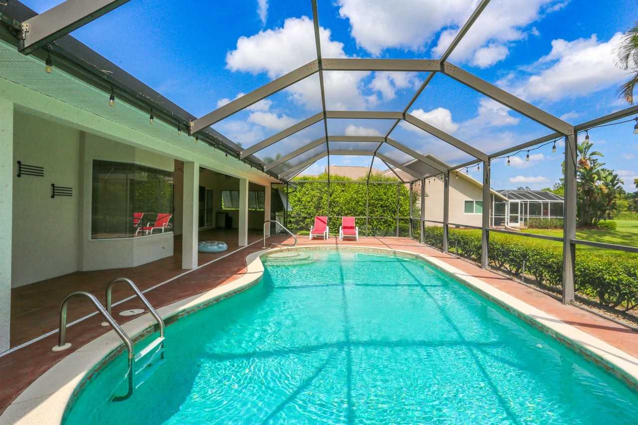 214 Palmetto Dunes Cir - Photo 2 of 50