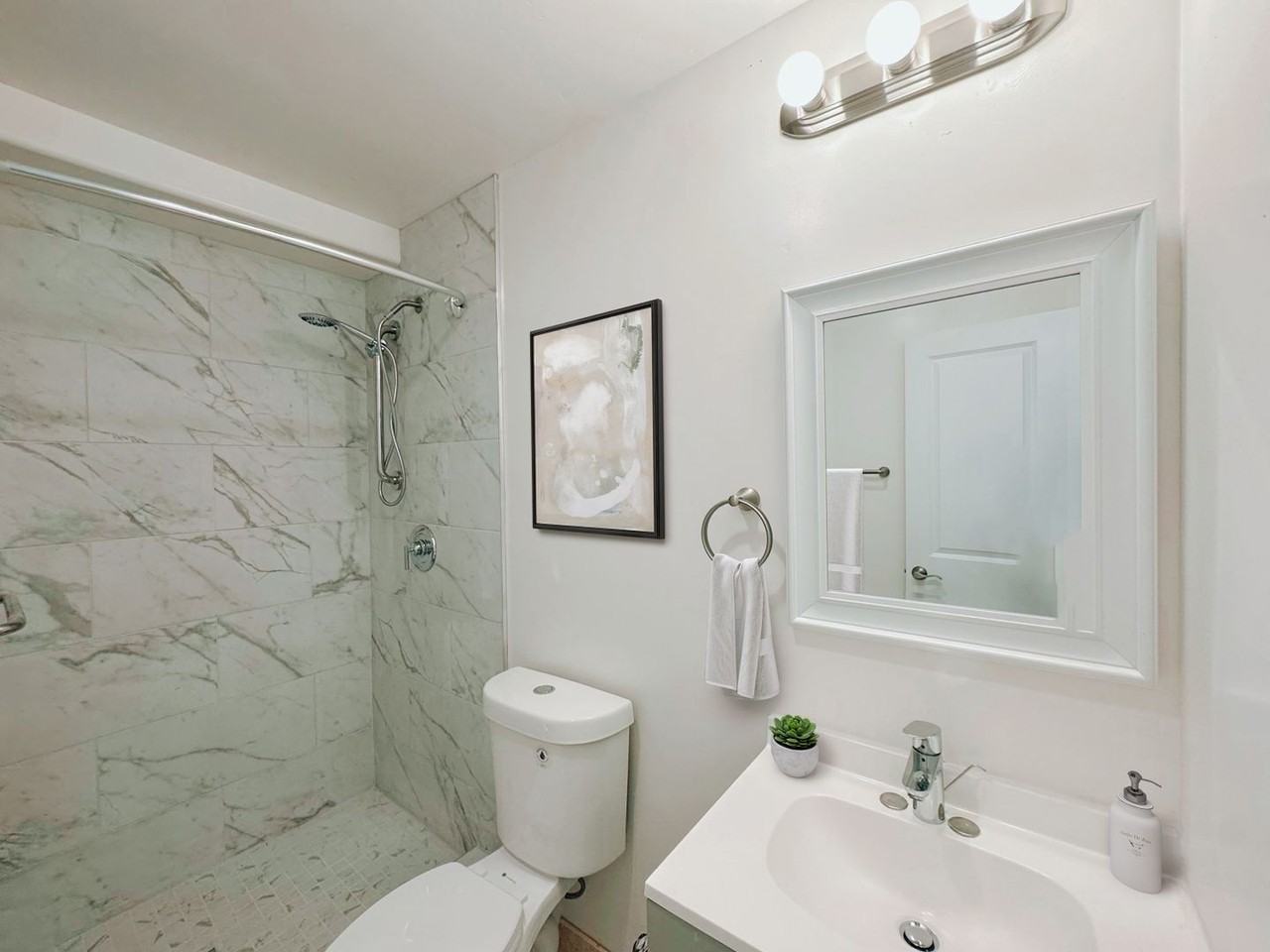 618 Sunset Dr - Photo 6 of 9