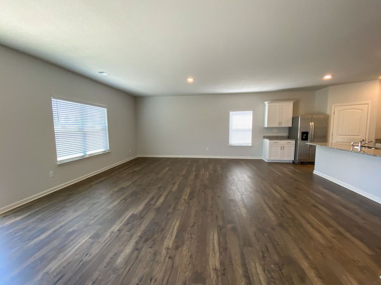 185 Daisy Dr - Photo 4 of 23