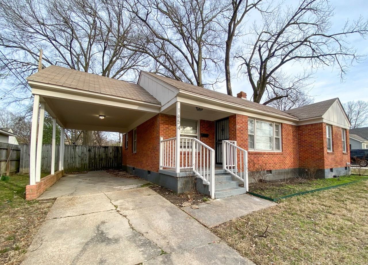 1654 Dearing Rd - Photo 2 of 19