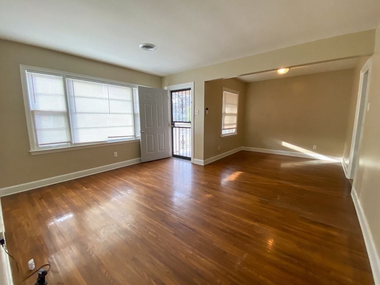 1654 Dearing Rd - Photo 3 of 19