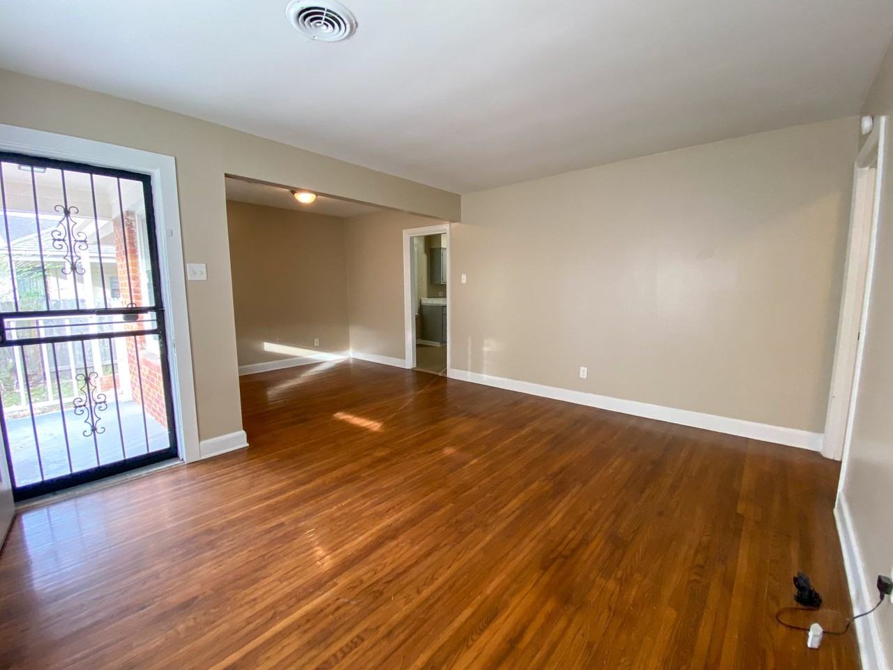 1654 Dearing Rd - Photo 4 of 19
