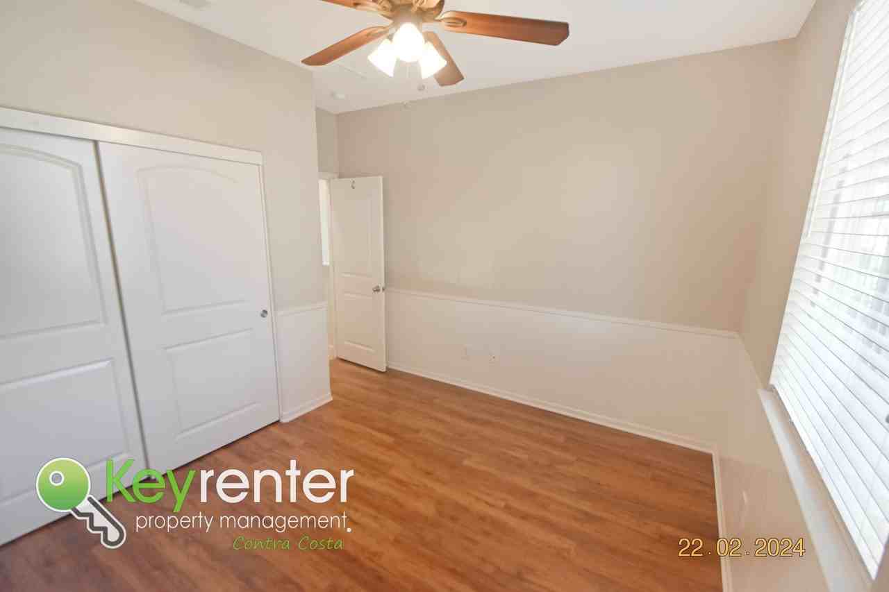 7072 Westminster Ct - Photo 6 of 29