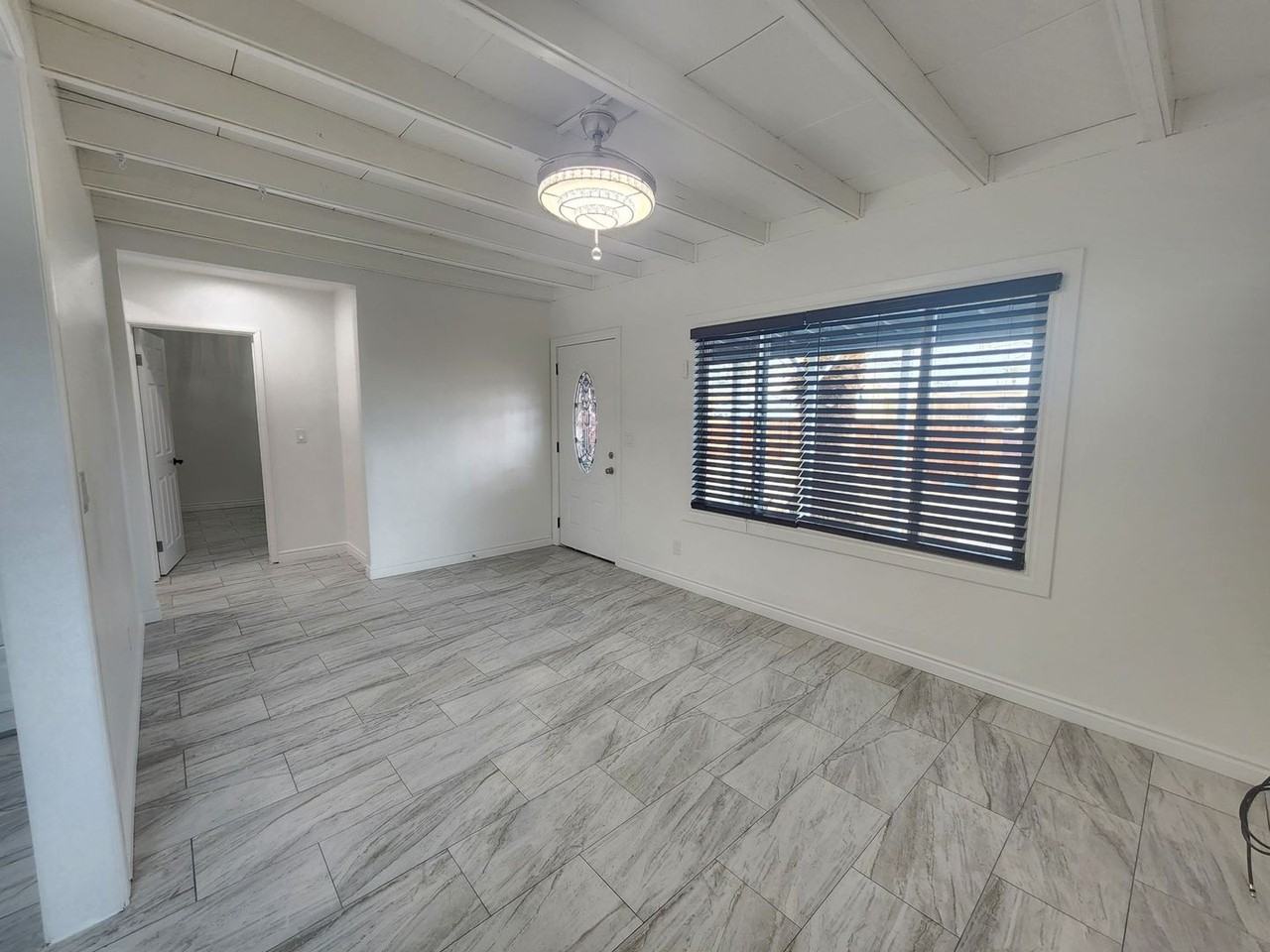 5525 Mariposa Ave - Photo 6 of 15