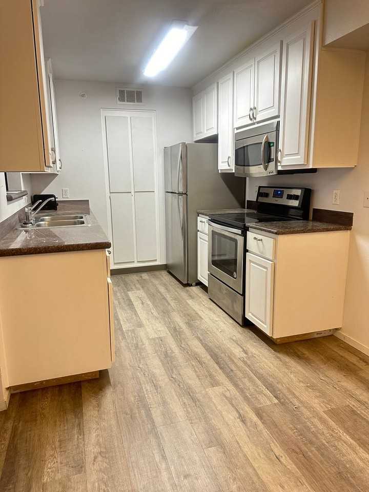 6850 Sharlands Ave - Photo 2 of 10