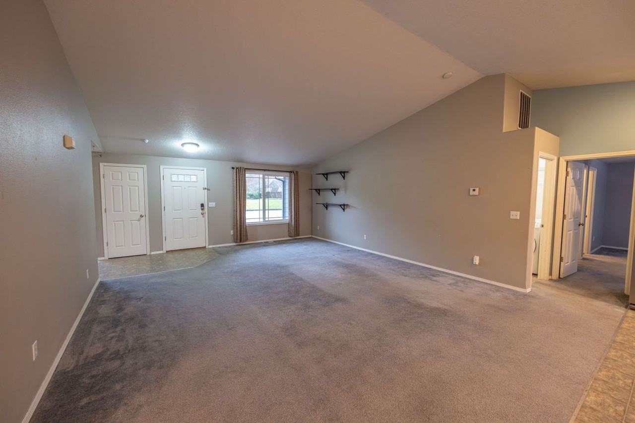 2216 N O St - Photo 3 of 15