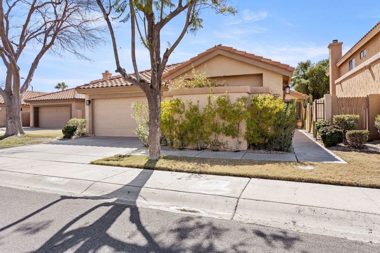 9525 E Wood Dr - Photo 2 of 34