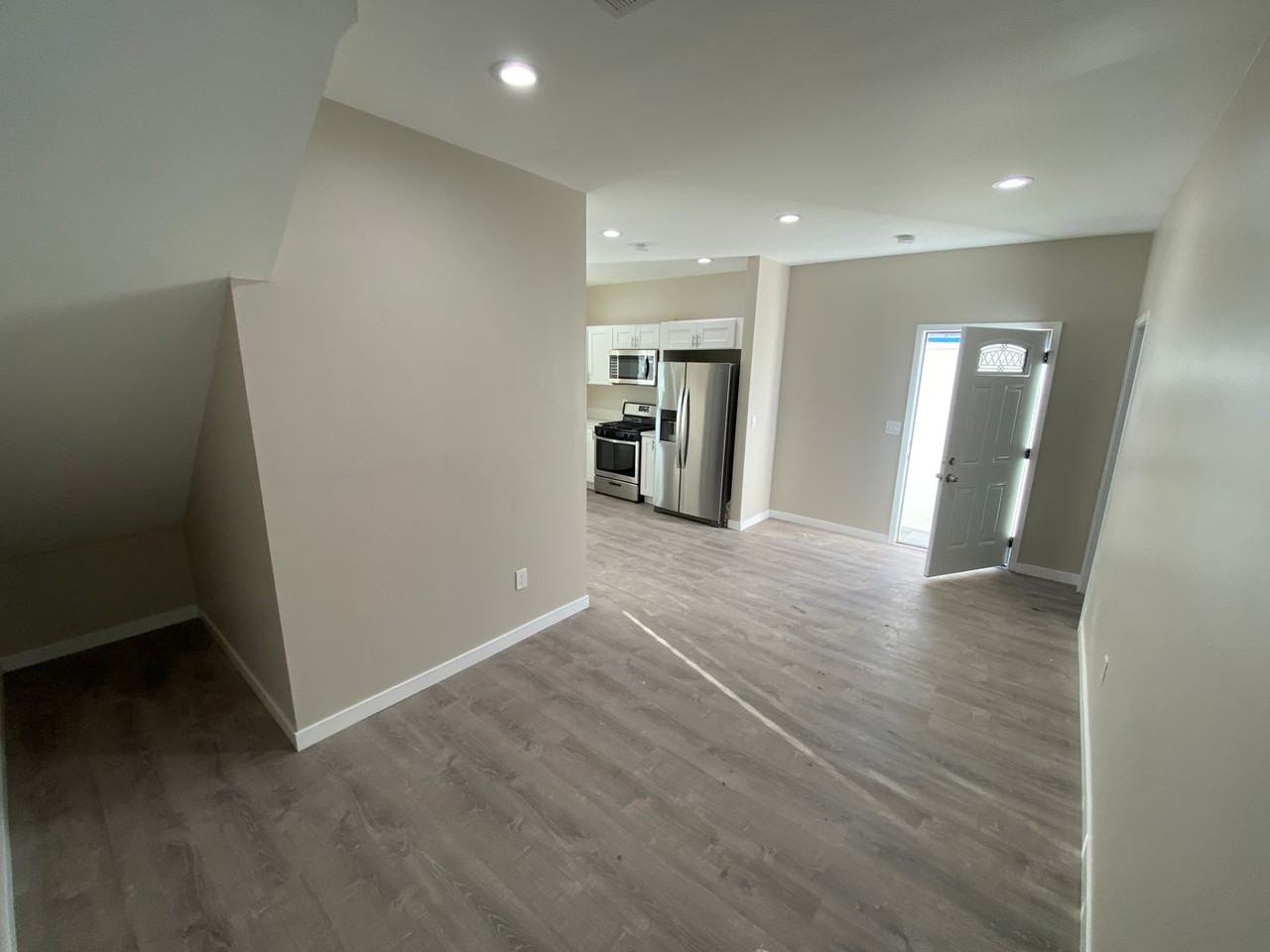 5145 Ewing Street - Photo 6 of 21