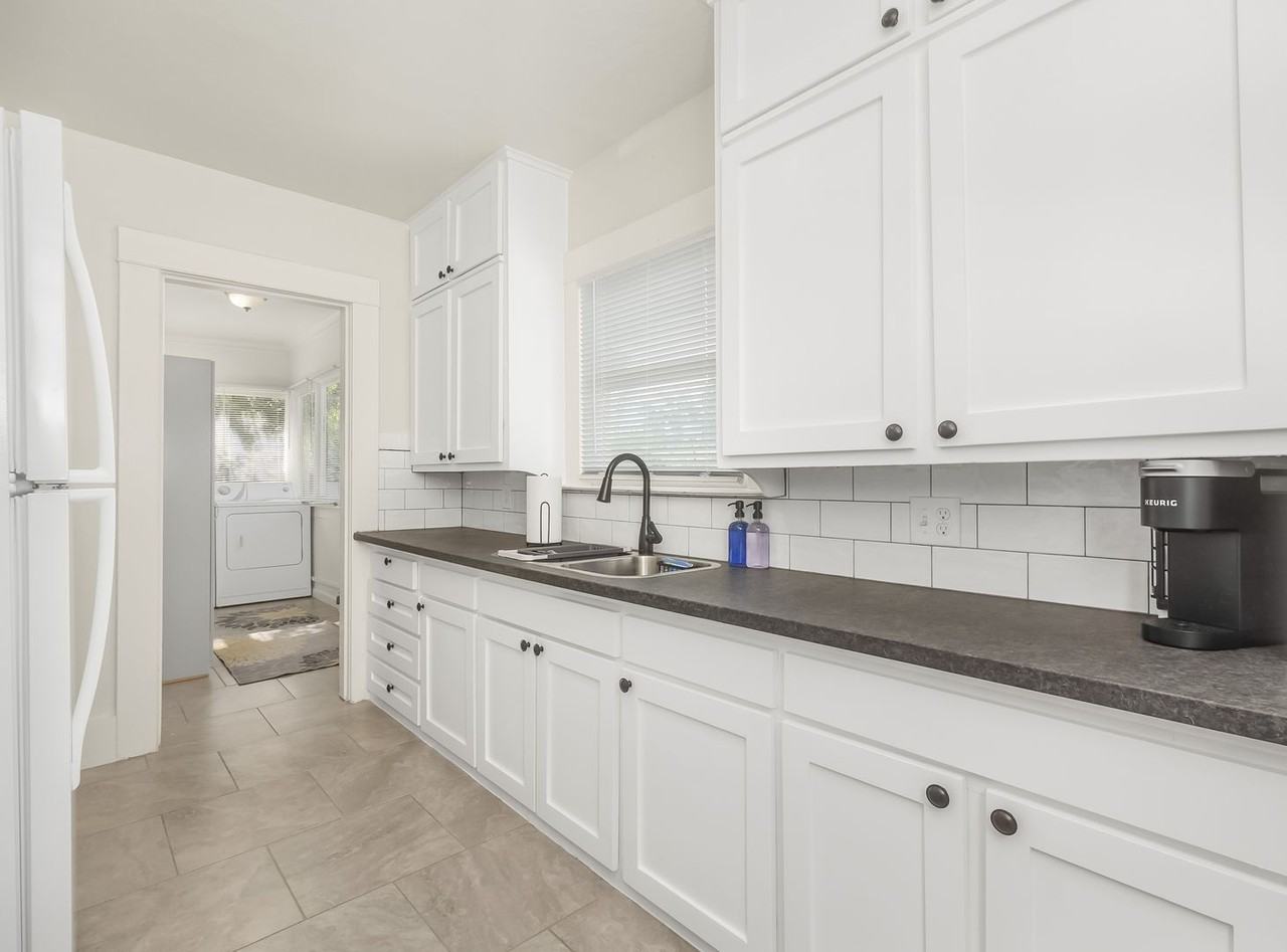 1121 E Hedges Ave - Photo 2 of 9