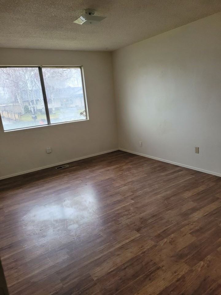 3875 Redondo Way - Photo 7 of 13