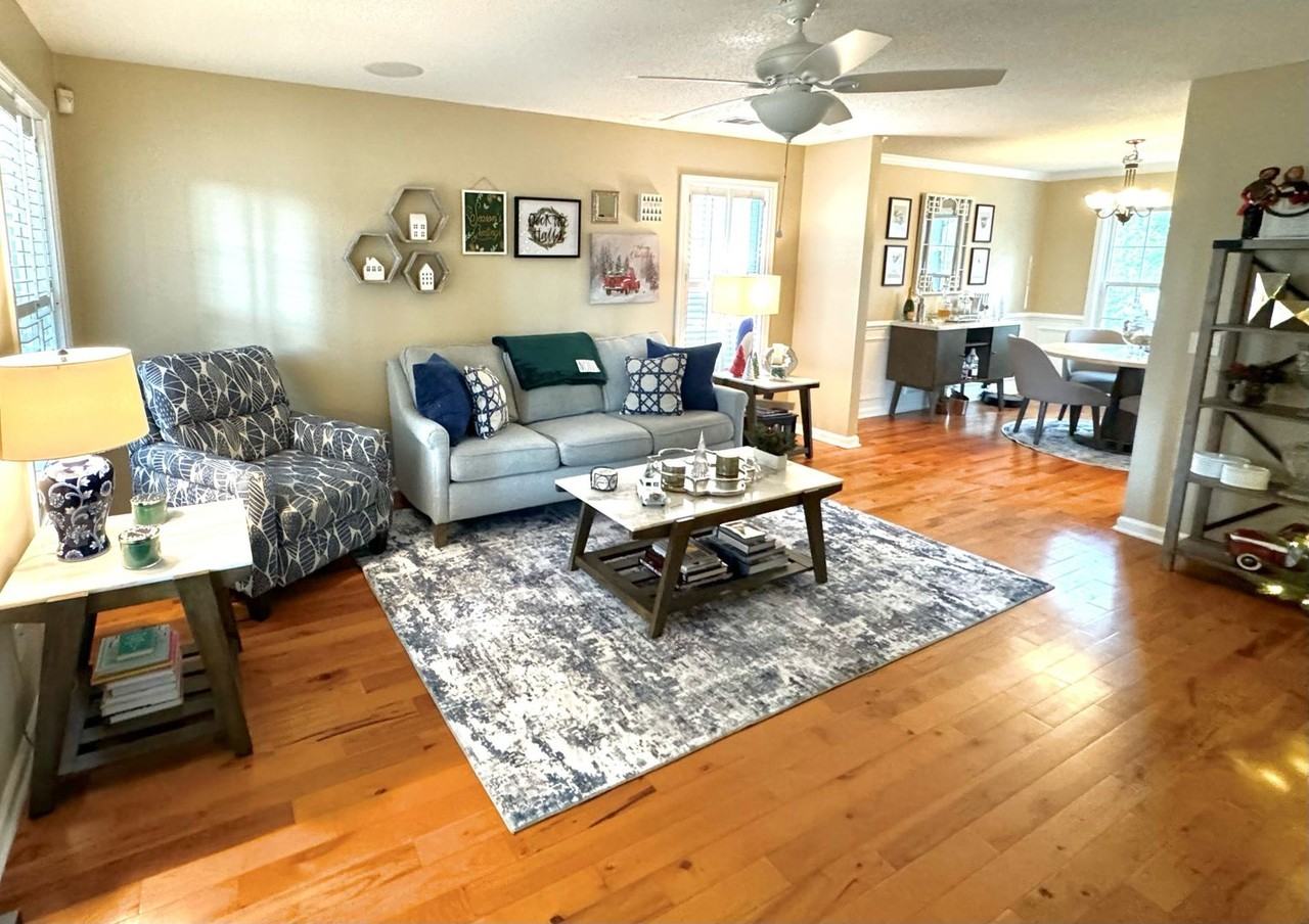 326 Mill Pond Rd - Photo 3 of 18