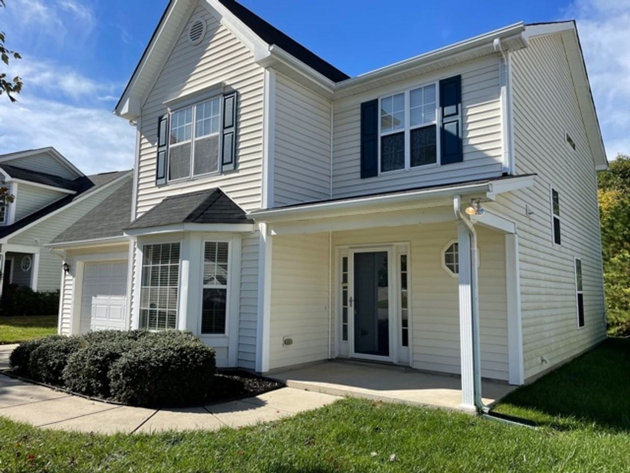 433 Holly Thorn Trce - Photo 2 of 31