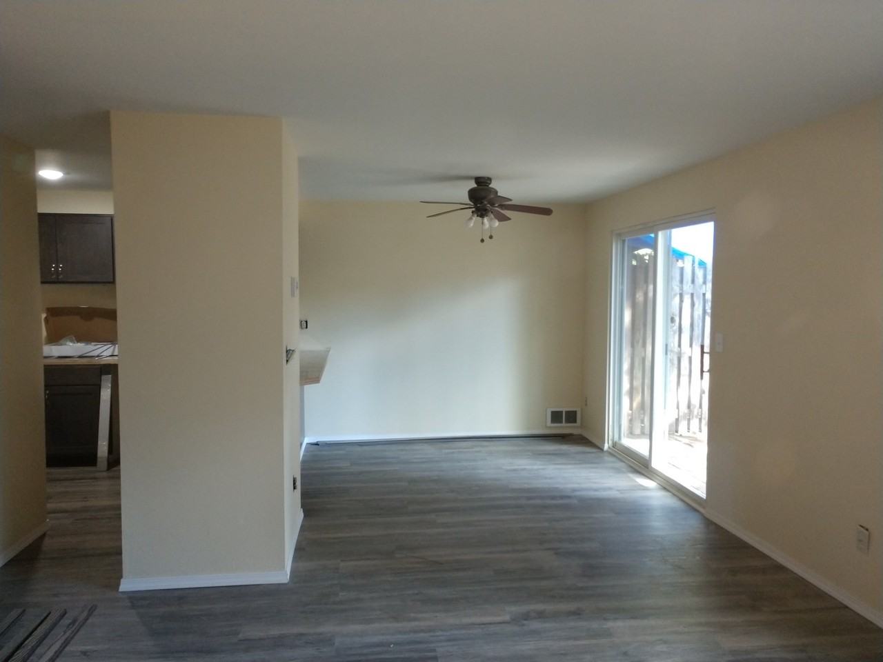 514 Henry St Ne - Photo 5 of 10
