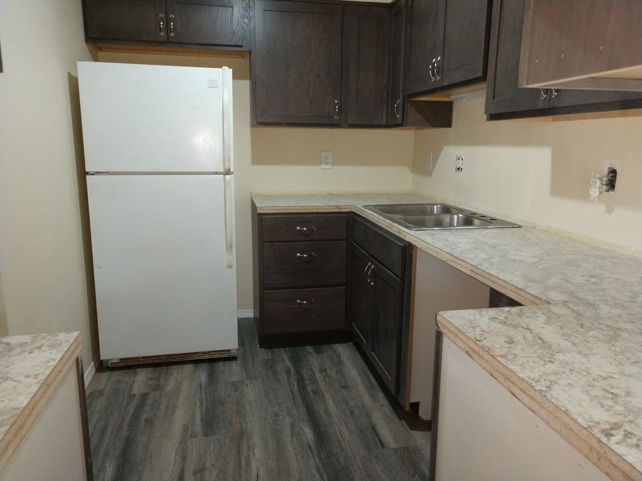 514 Henry St Ne - Photo 7 of 10