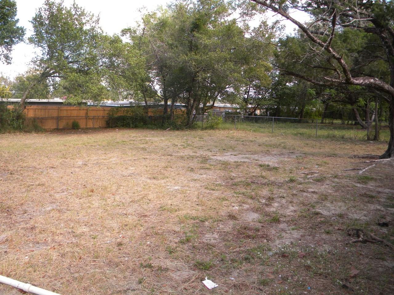 5917 Wolf Rd - Photo 2 of 17