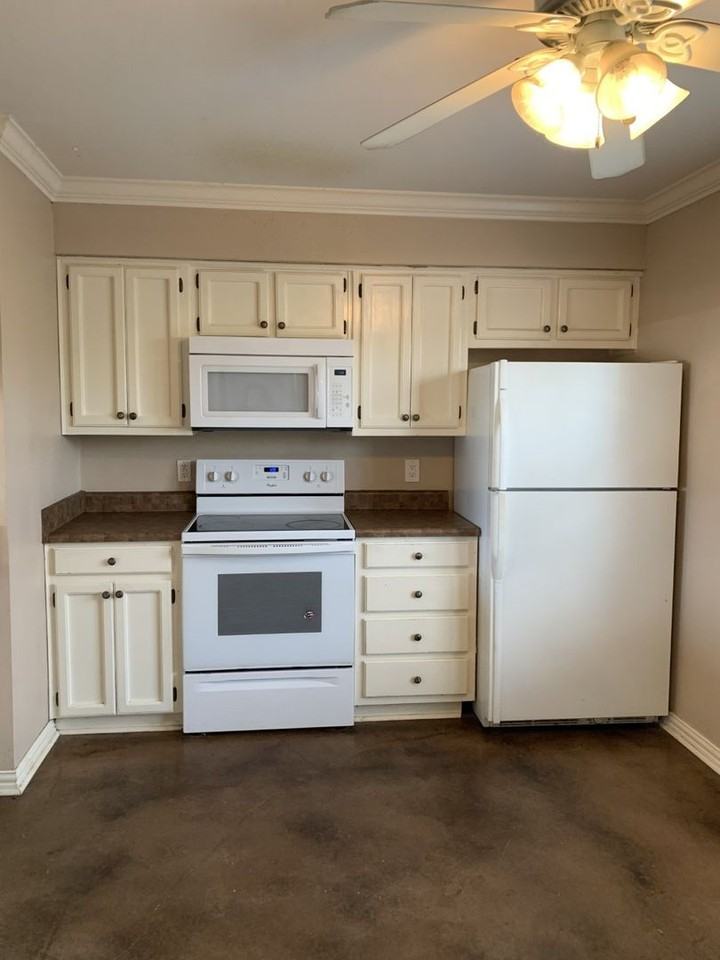 716 W Mulberry St #14 - Photo 5 of 12