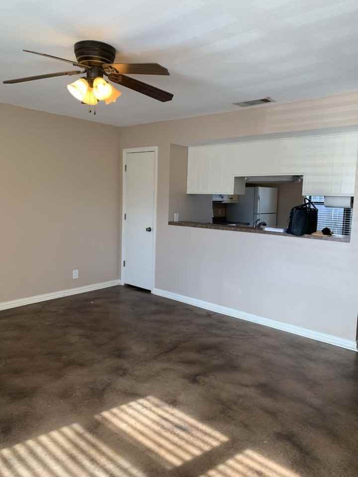 716 W Mulberry St #14 - Photo 7 of 12