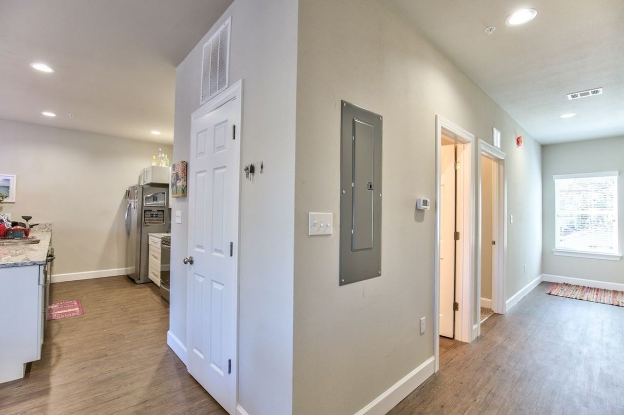 1724 Belle Vue Way - Photo 6 of 10