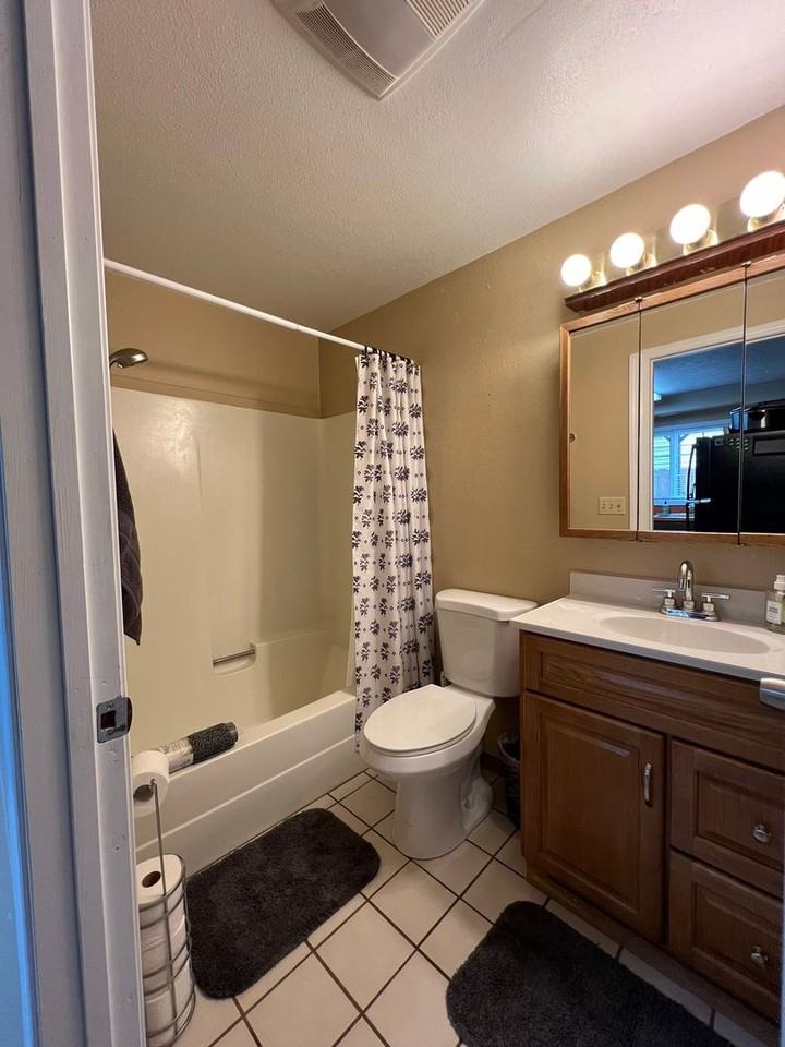 2121 N Eldorado Ave ##05 - Photo 5 of 7