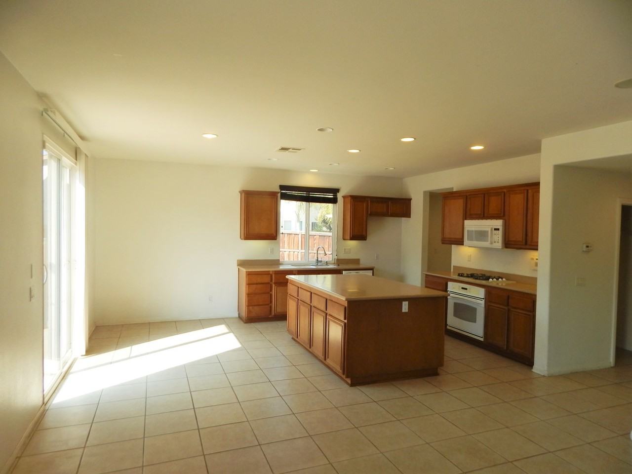 29391 Owl Creek Ct - Photo 6 of 35