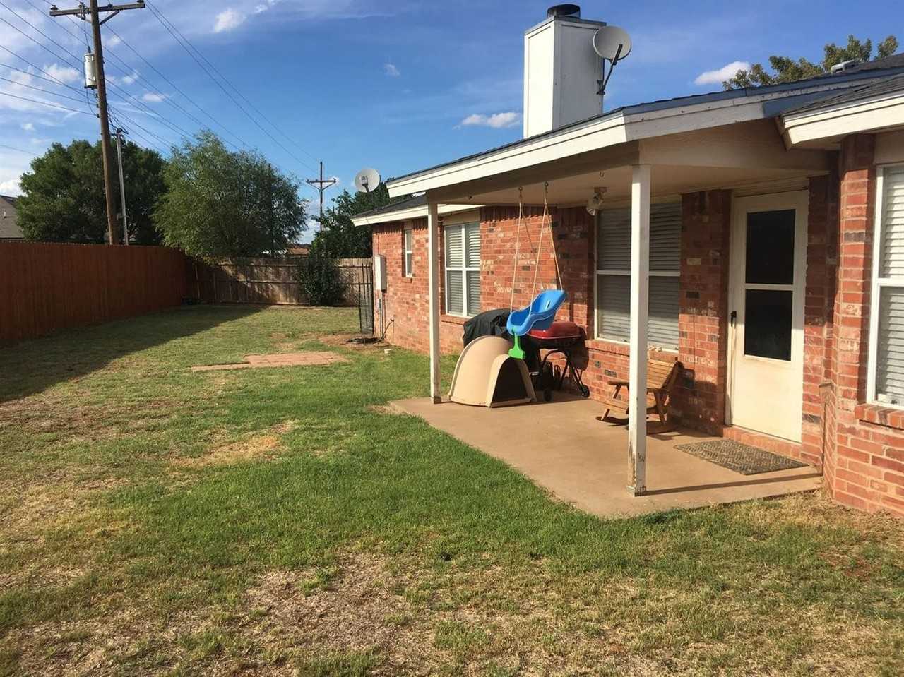 6133 9th St - Photo 5 of 33