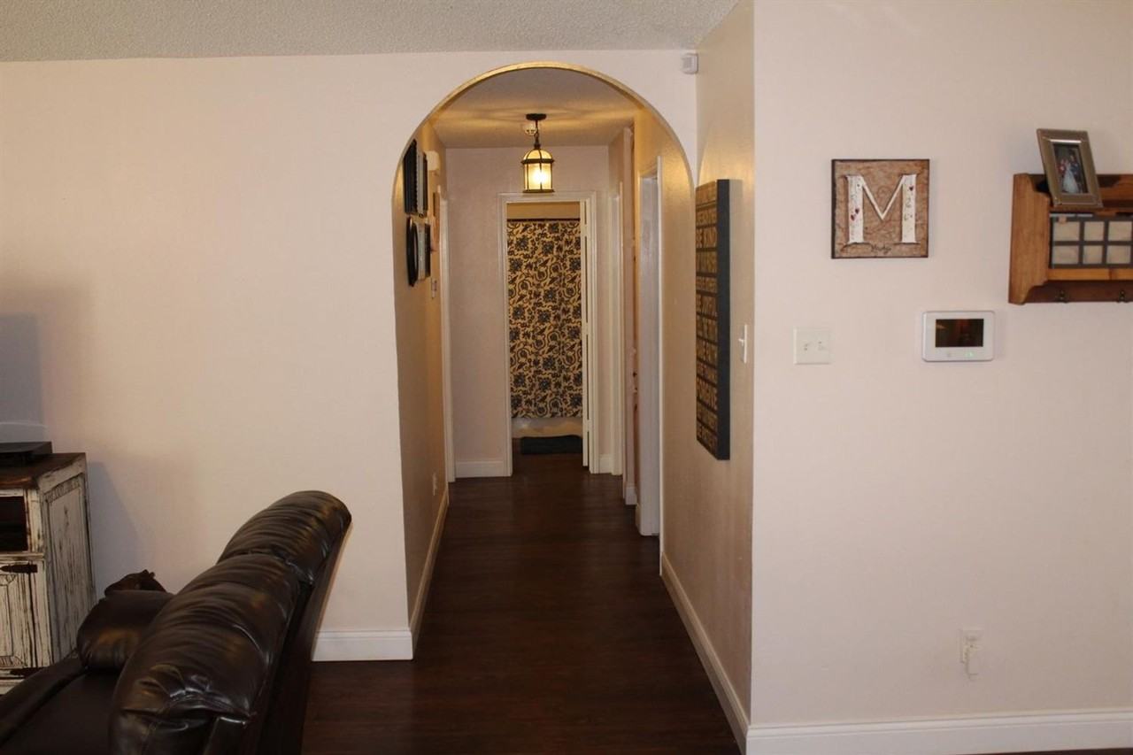 6133 9th St - Photo 7 of 33