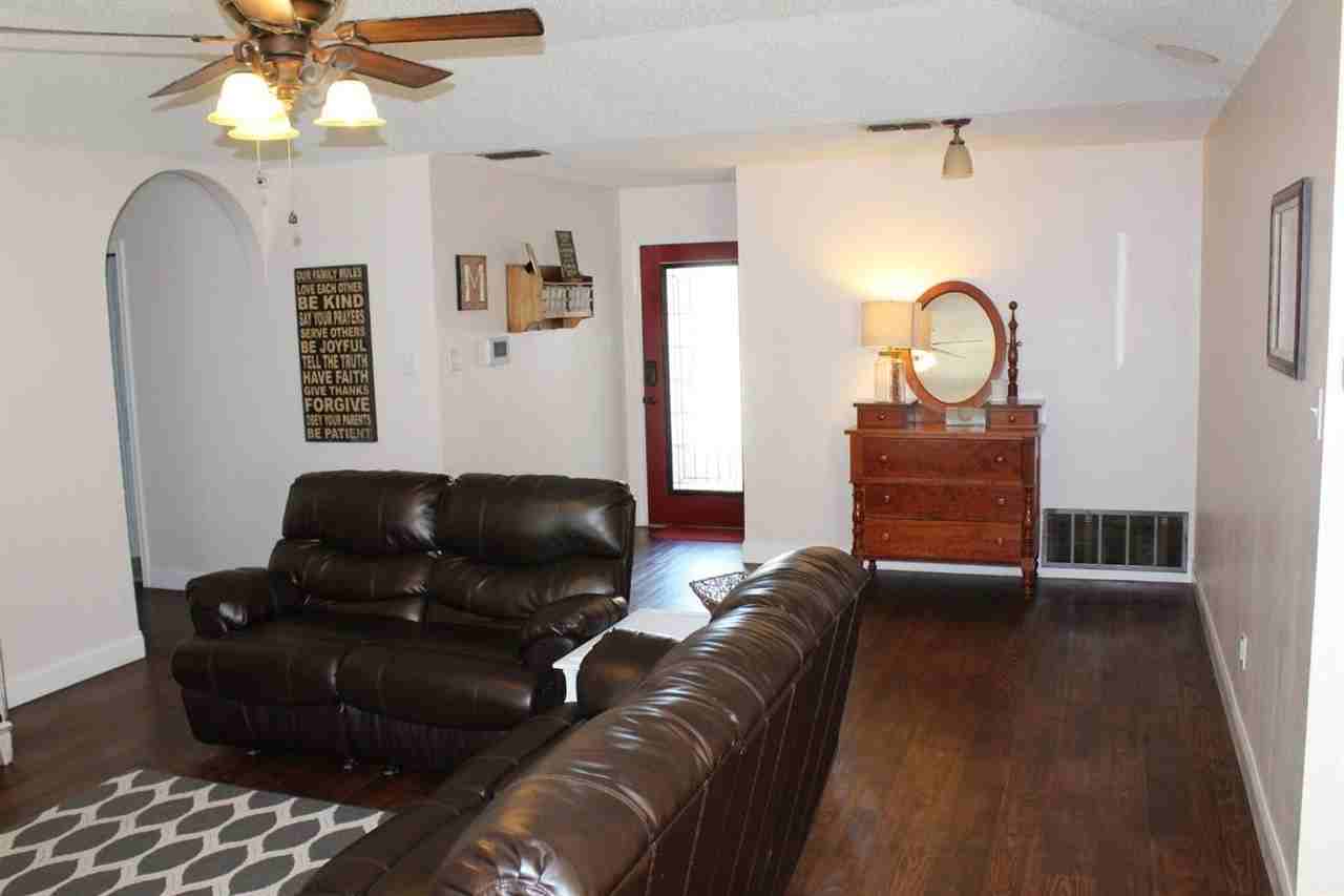 6133 9th St - Photo 2 of 33