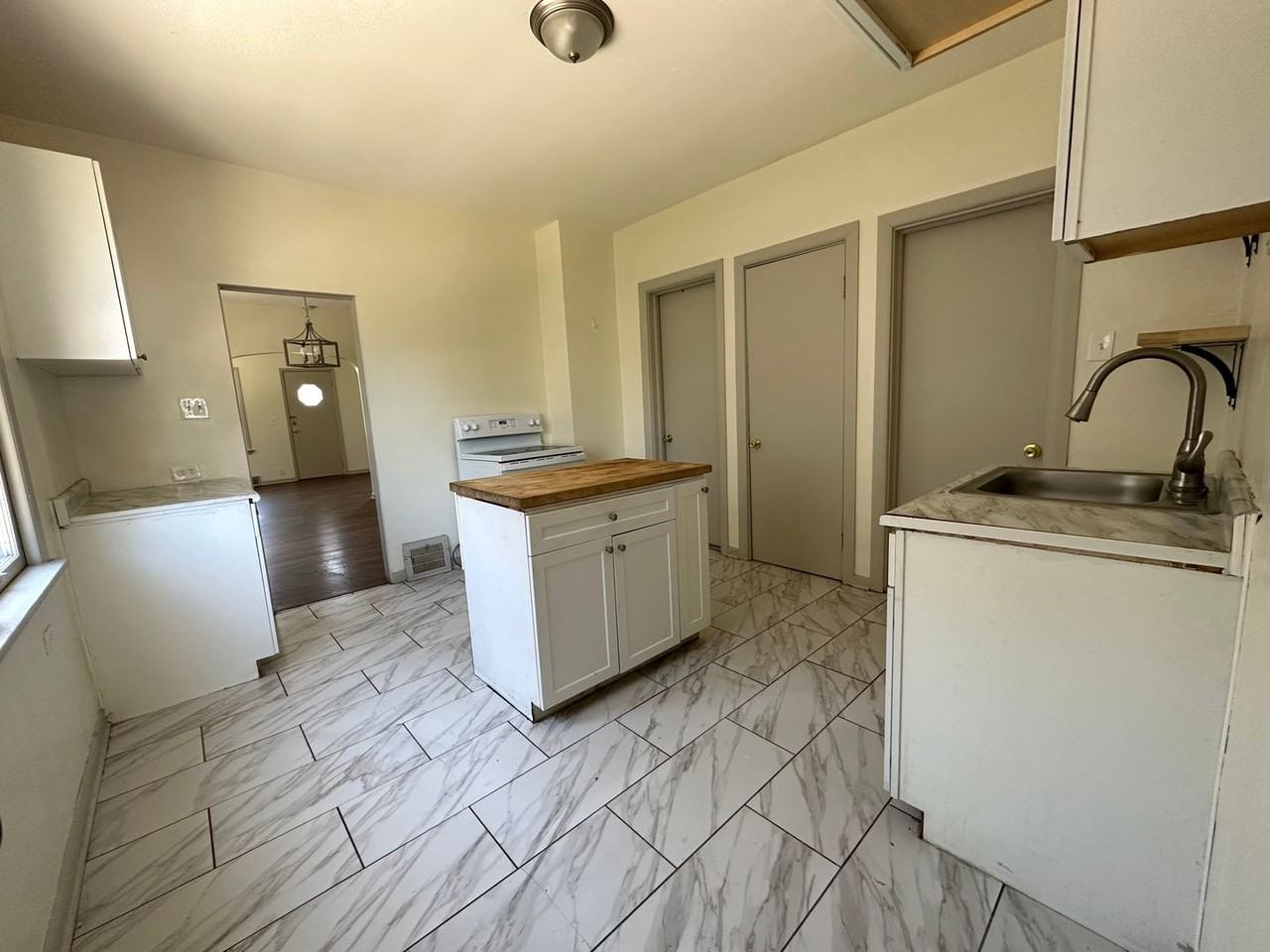 3412 Meyer Ave - Photo 6 of 14