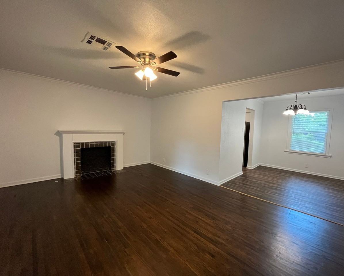 819 N Gary Pl - Photo 2 of 20
