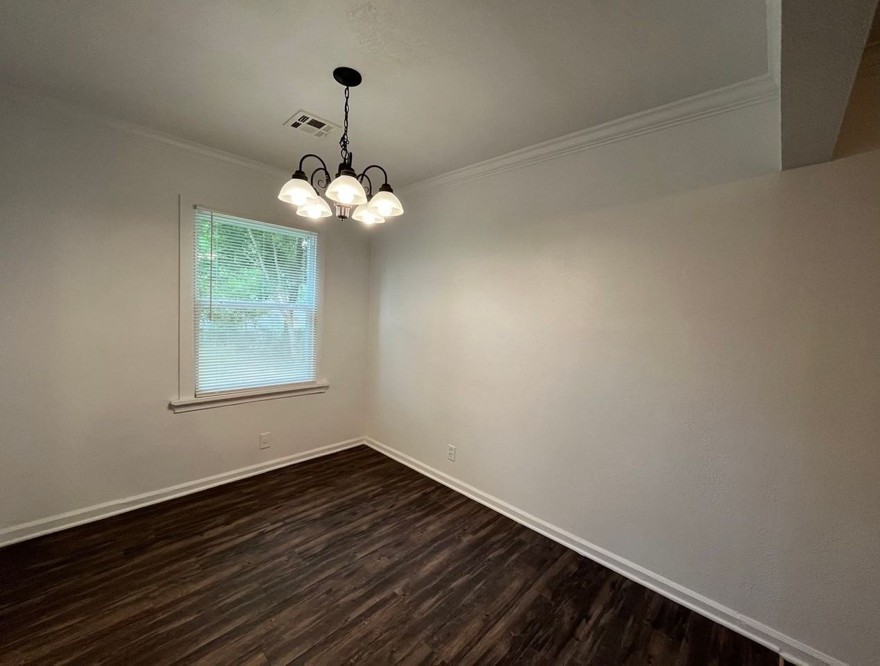 819 N Gary Pl - Photo 6 of 20