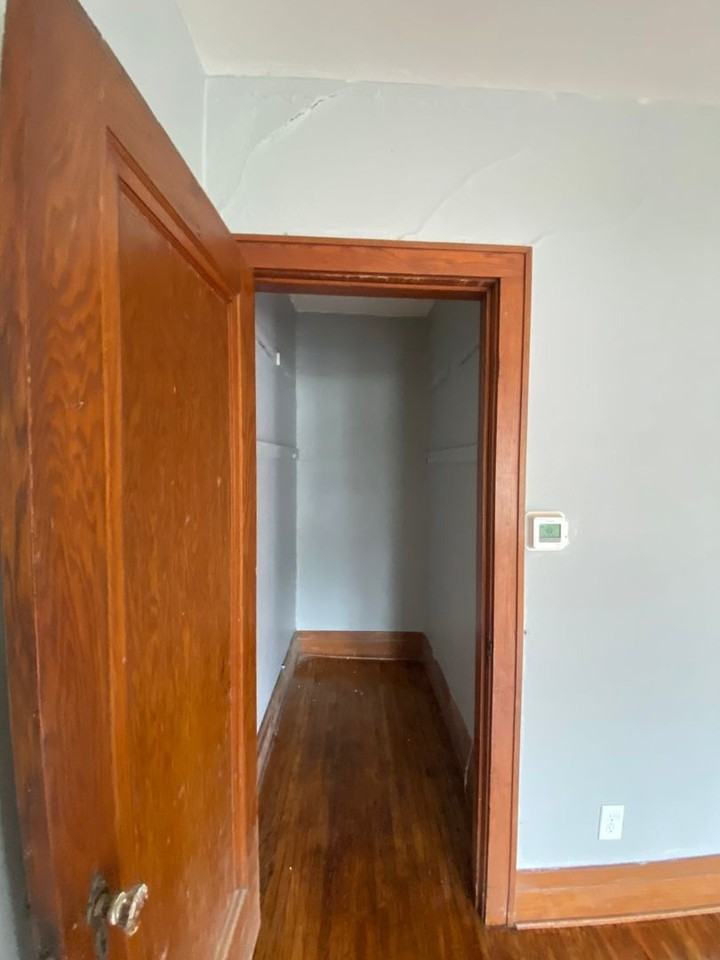 216 Pleasant St - Photo 2 of 9
