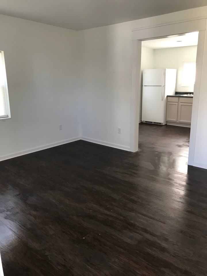 104 Drummer St - Photo 5 of 11