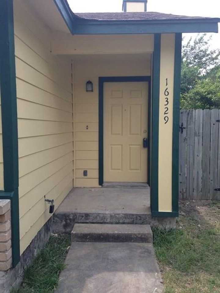 16329 Edgemere Dr - Photo 2 of 20