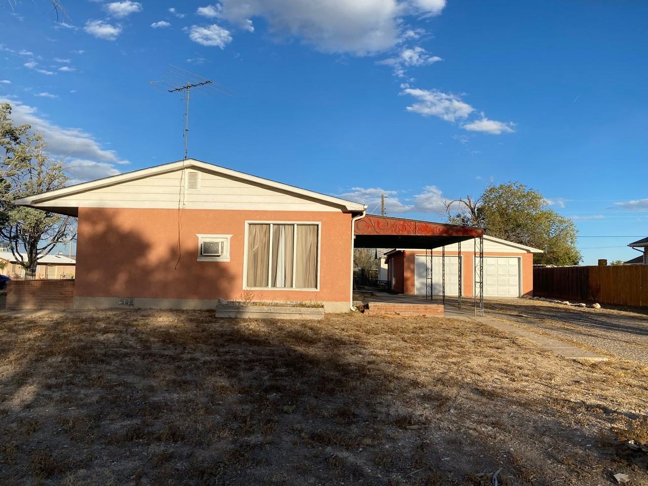 402 Park Pl - Photo 2 of 23