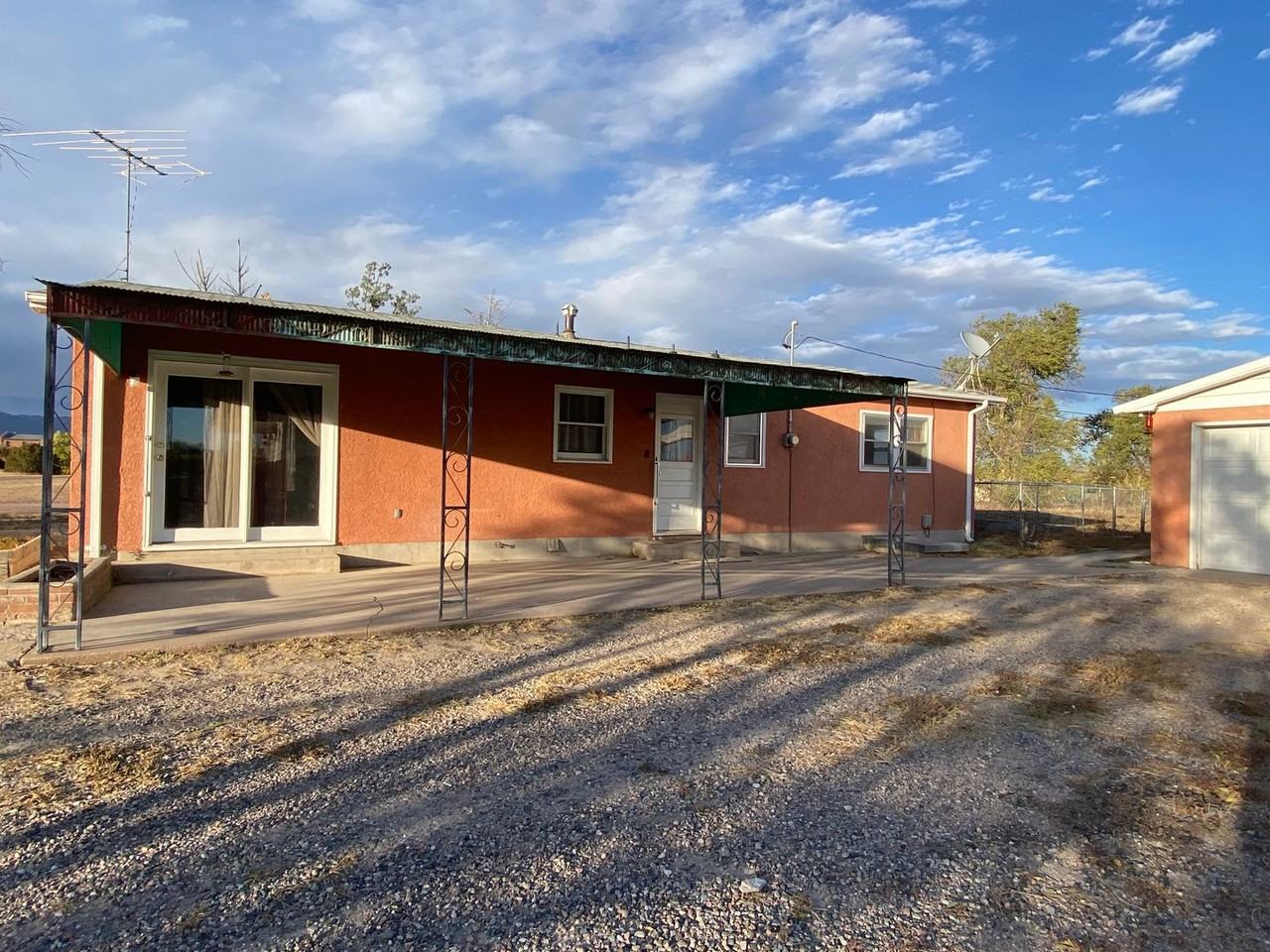 402 Park Pl - Photo 3 of 23