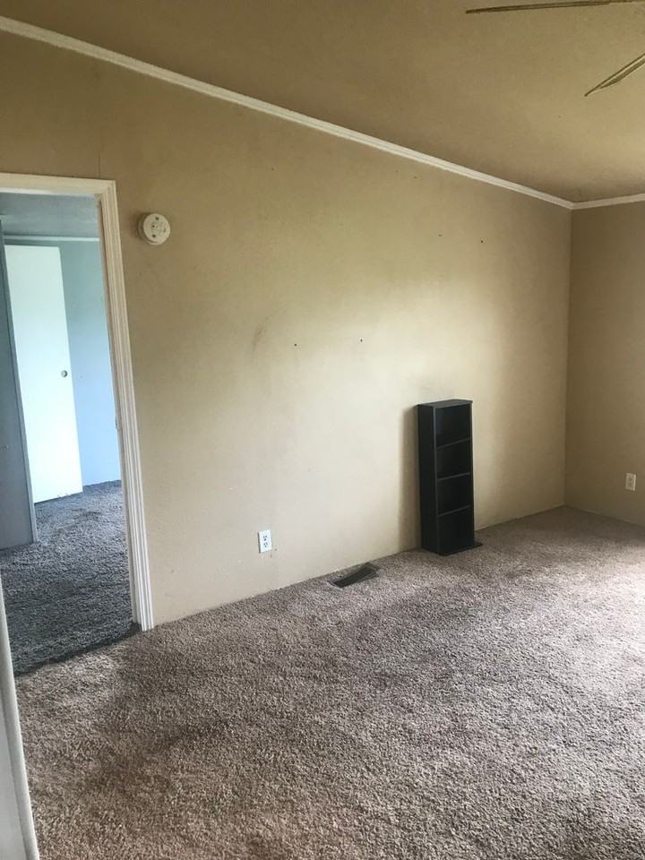 111 5th St - Photo 2 of 6