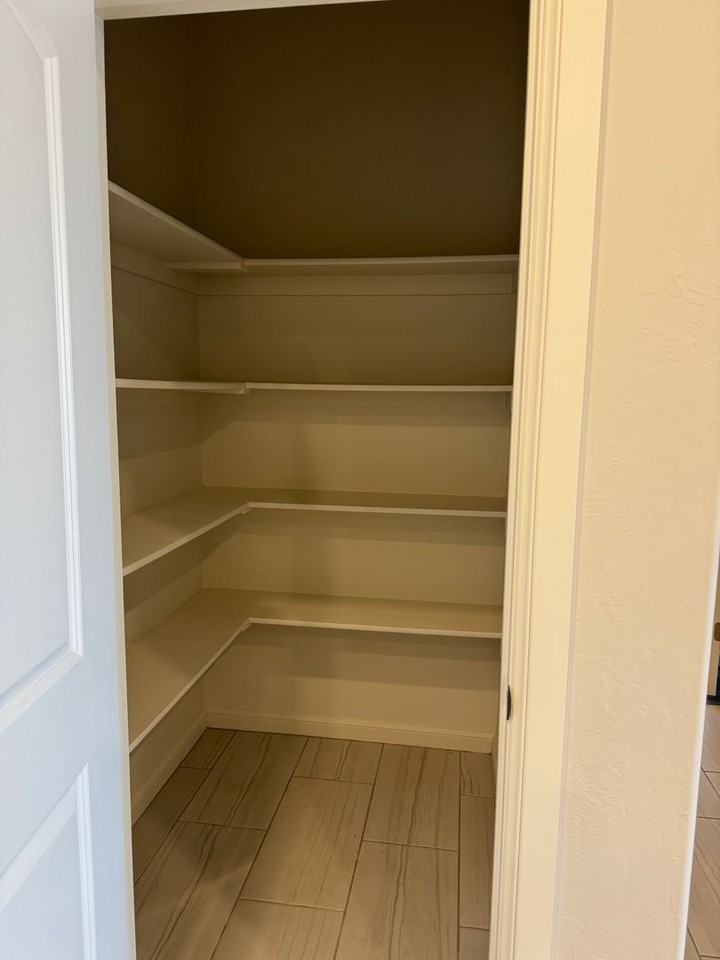 4517 Enclave Cir - Photo 7 of 35