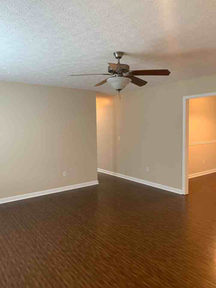 114 Brook Hollow Cir - Photo 3 of 21