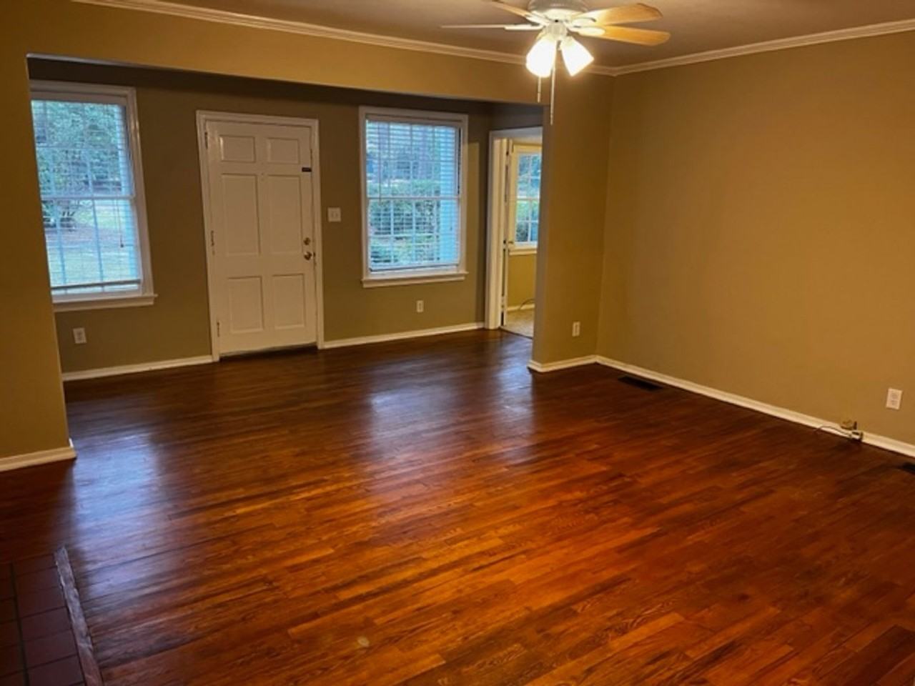 711 W Alden Ave - Photo 2 of 10