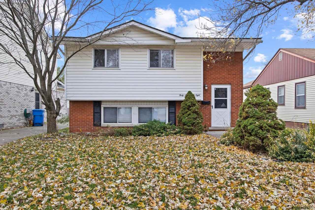 4938 Campbell St - Photo 2 of 31