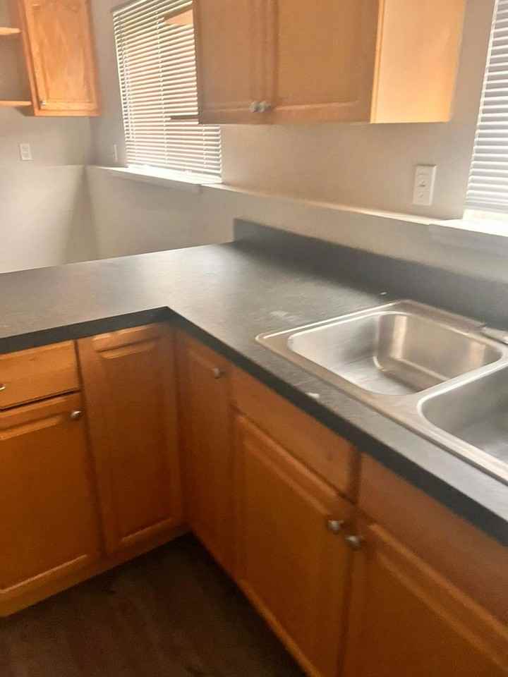 4938 Campbell St - Photo 5 of 31