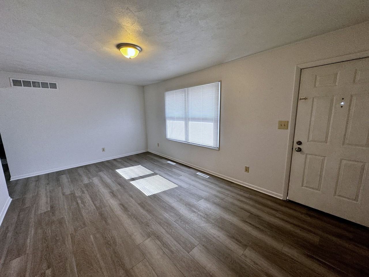 58075 Andrew Dr - Photo 3 of 10