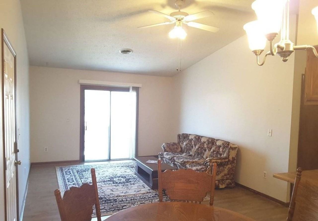 807 Clarinet Blvd E - Photo 2 of 10