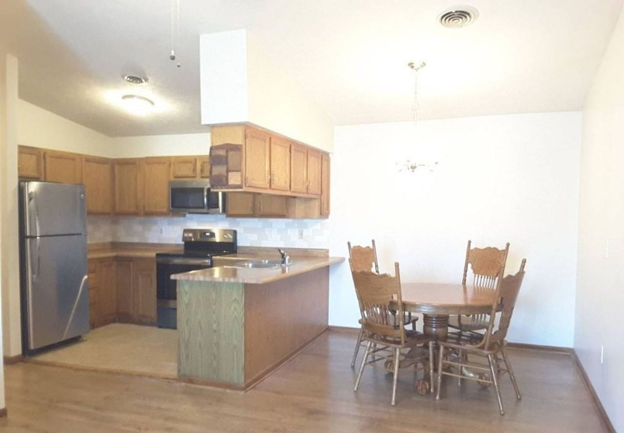 807 Clarinet Blvd E - Photo 3 of 10