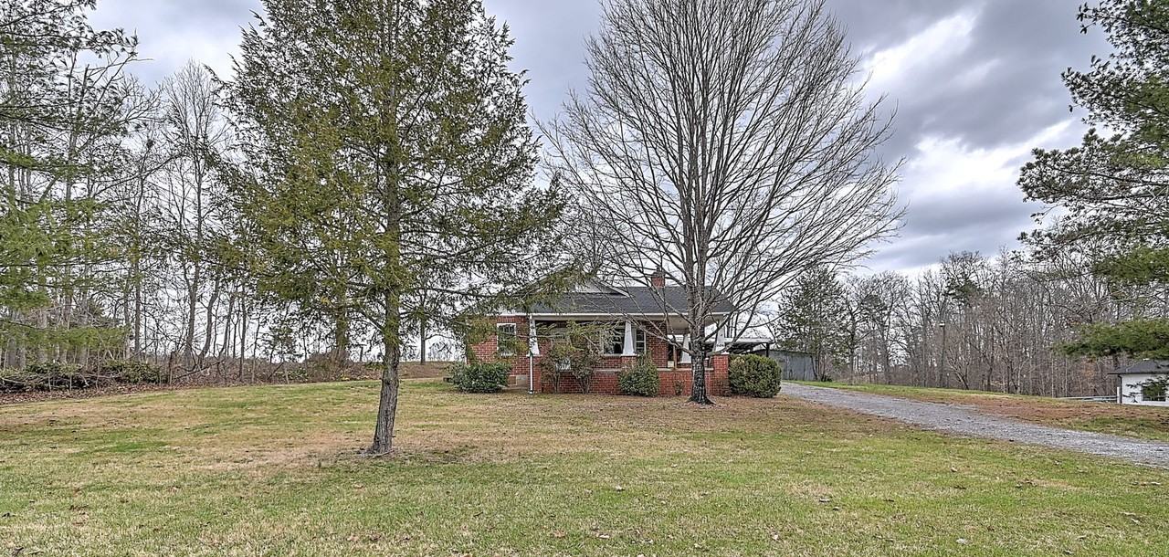 6456 Blue Springs Pkwy - Photo 2 of 42