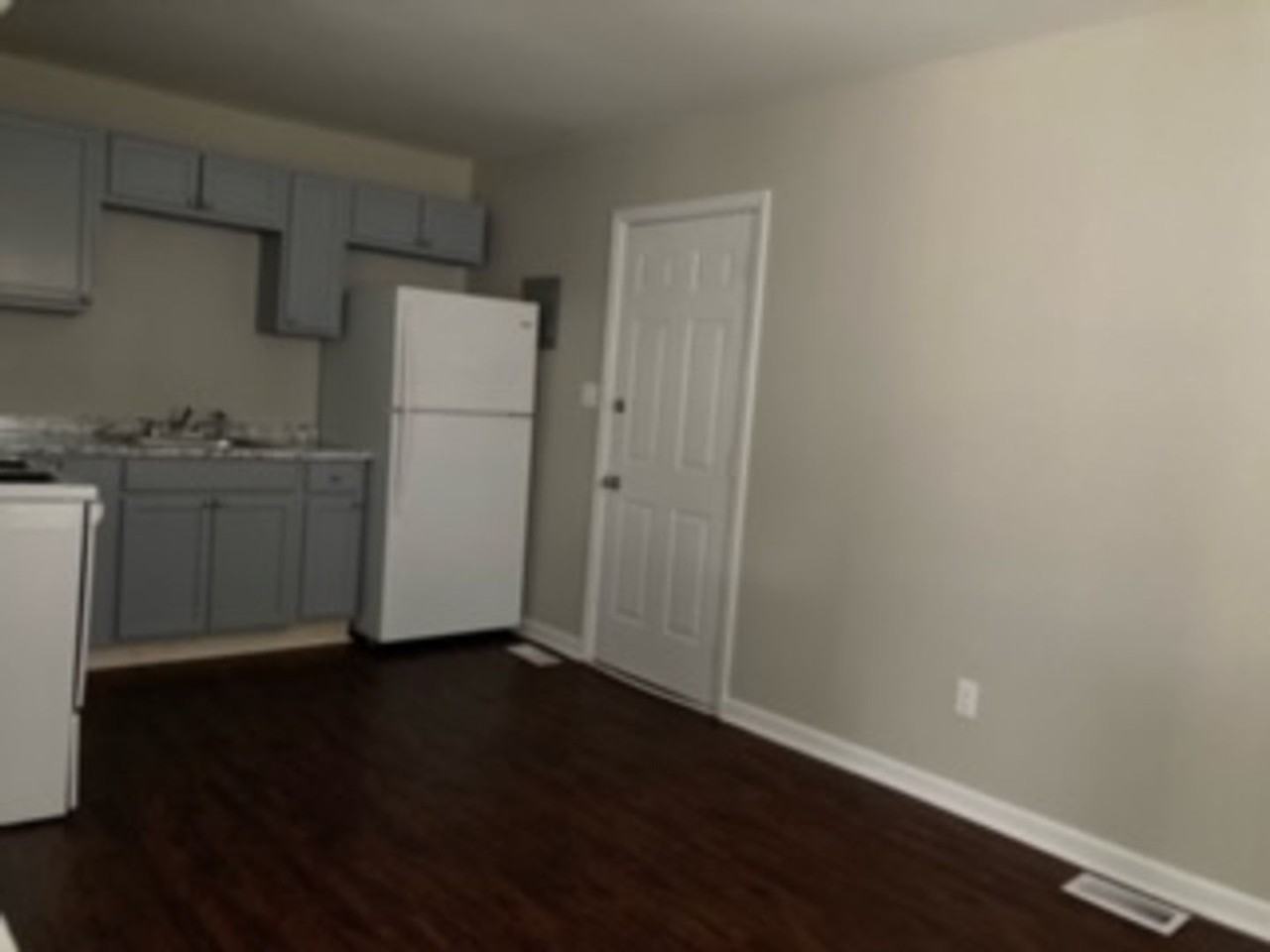 509 Sinclair St - Photo 5 of 15