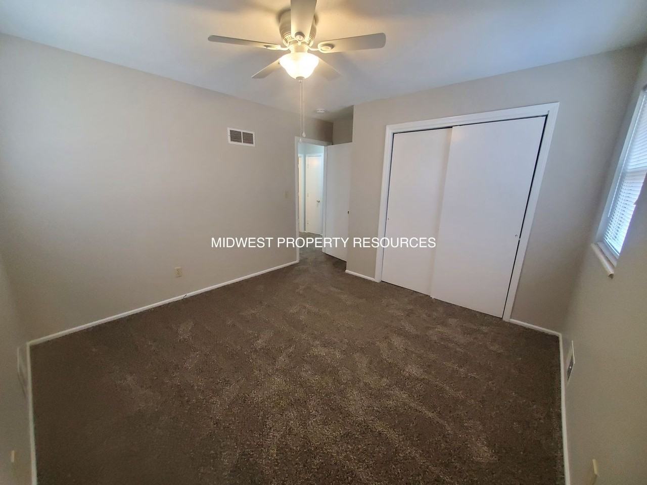 1401 Se Hillside Dr Apt A - Photo 6 of 11