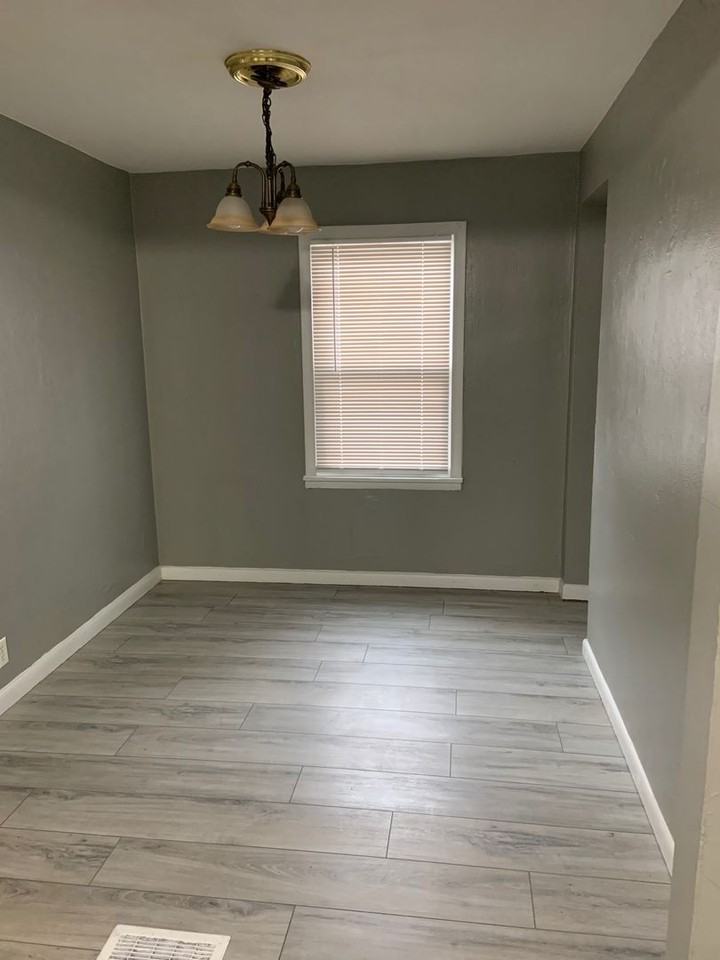 217 S Central Ave - Photo 3 of 10