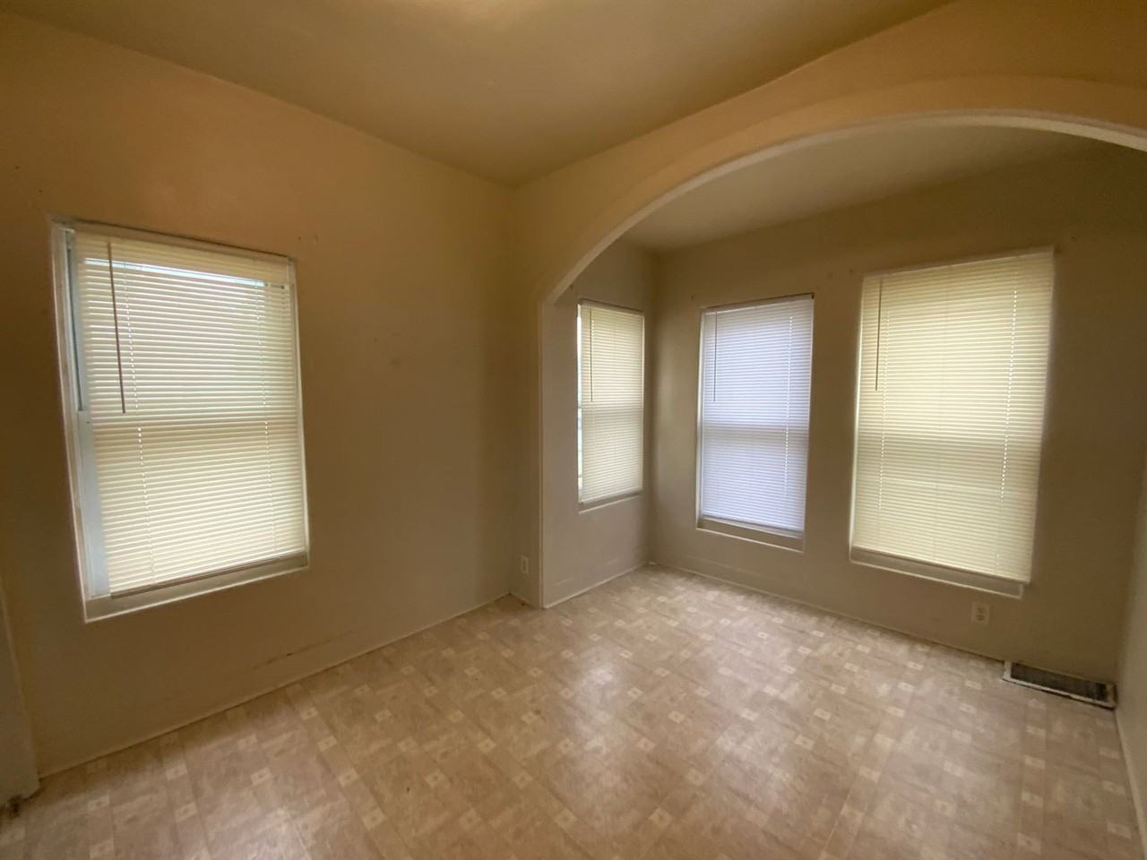 532 W 6th St - Photo 6 of 13