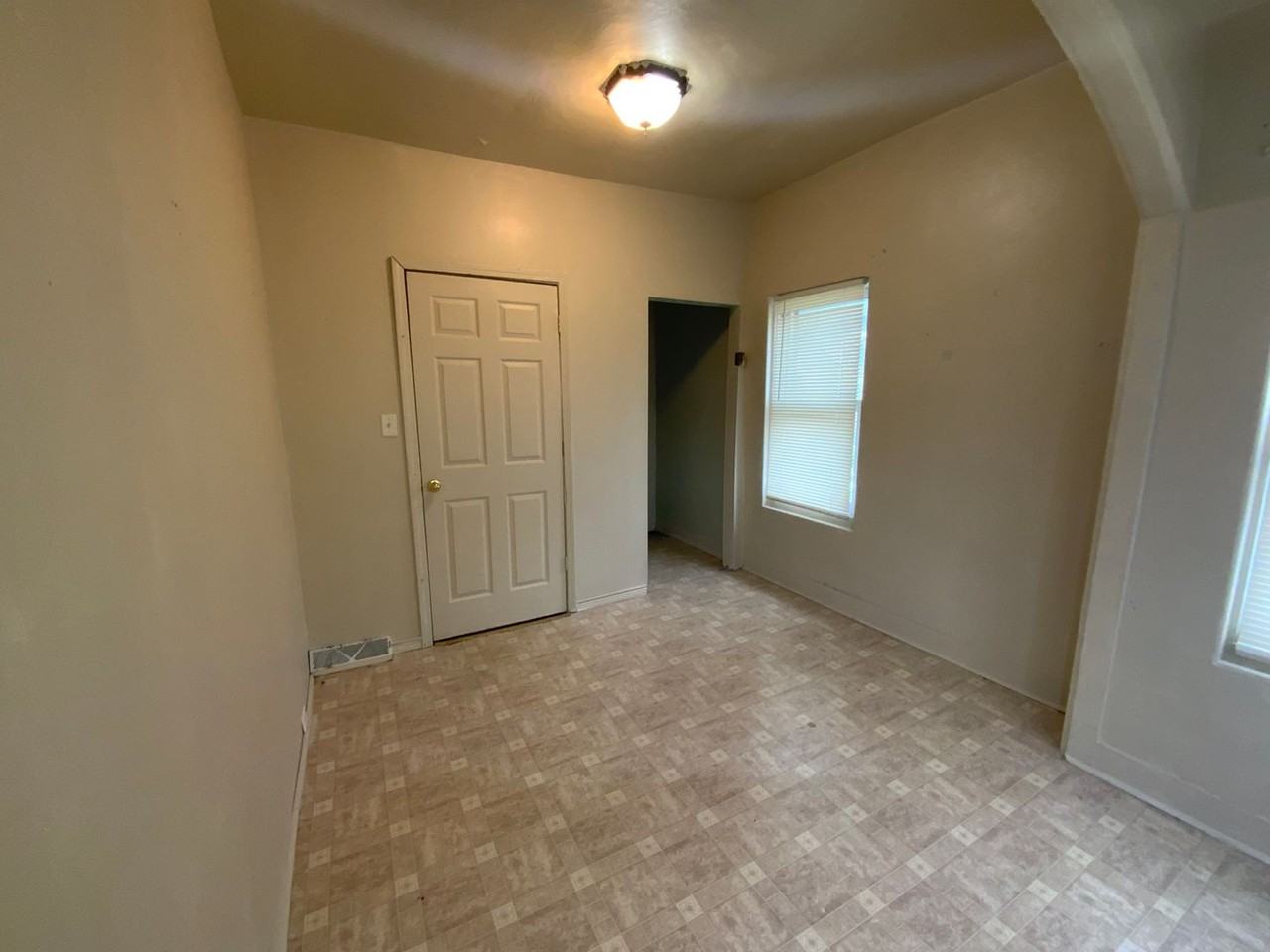 532 W 6th St - Photo 7 of 13